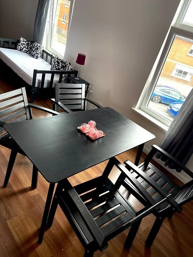 Entire Pinkapt - Free Parking - Up To 4 Guests - 3 Beds - Close To City Centre Belfast 0*,