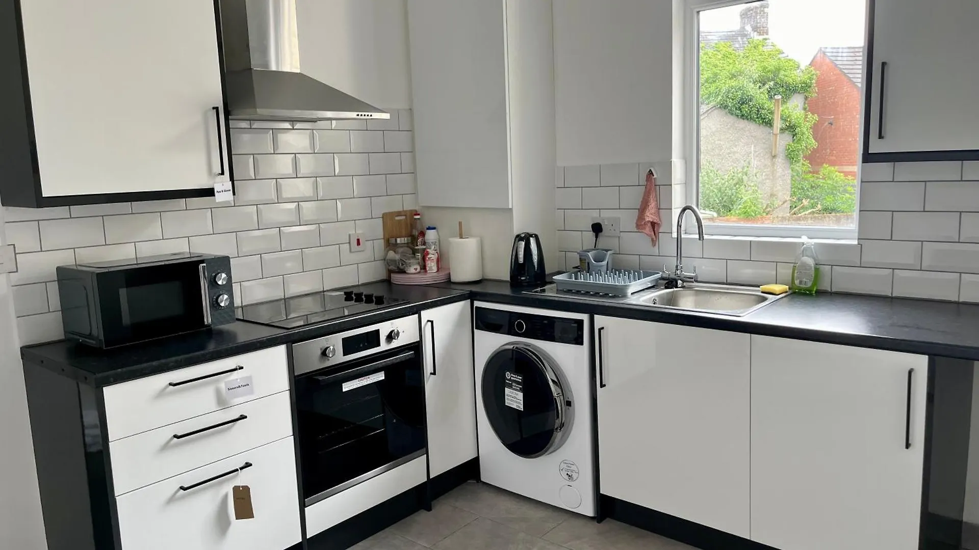 Apartment Entire Pinkapt - Free Parking - Up To 4 Guests - 3 Beds - Close To City Centre Belfast United Kingdom